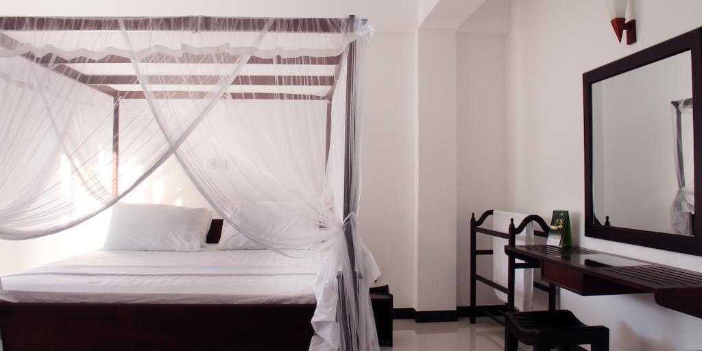 Villa Dineha Hikkaduwa Habitación foto