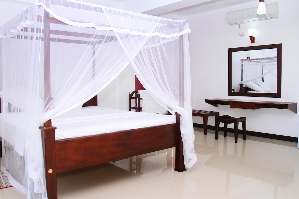 Villa Dineha Hikkaduwa Habitación foto